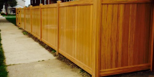 New Vinyl Privacy Fence - Free Estimates