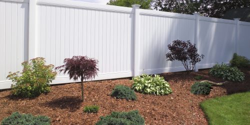New Vinyl Privacy Fence - Free Estimates